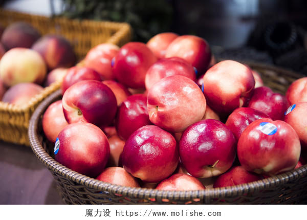 美食水果红苹果背景图片